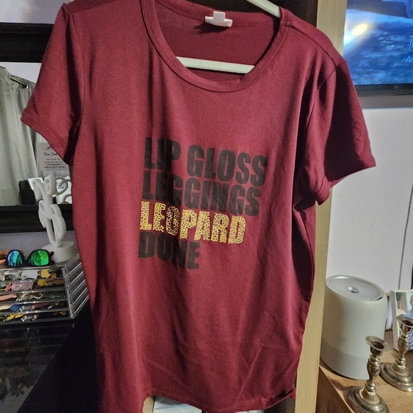 Lularoe t-shirt - Picture 3 of 3